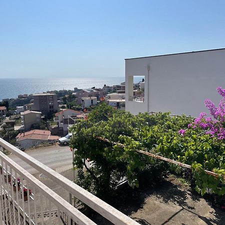 Em Apartments Ulcinj Bagian luar foto