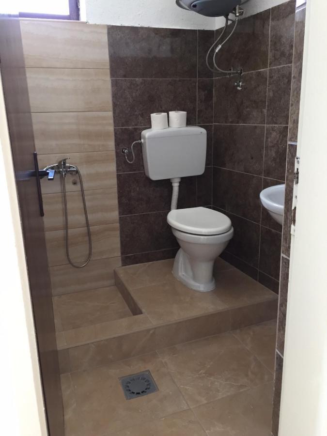 Em Apartments Ulcinj Bagian luar foto