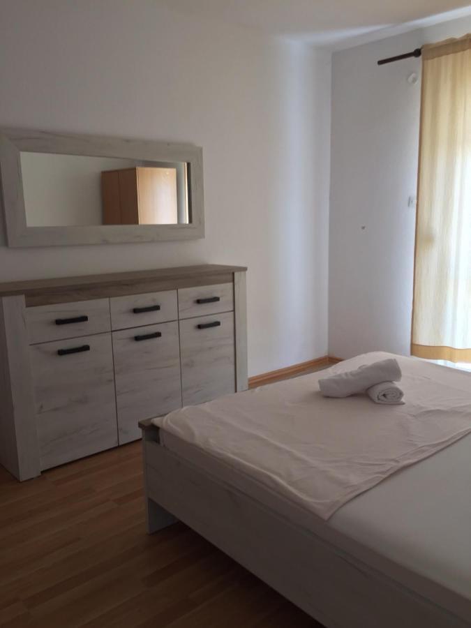Em Apartments Ulcinj Bagian luar foto