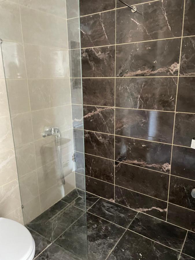 Em Apartments Ulcinj Bagian luar foto