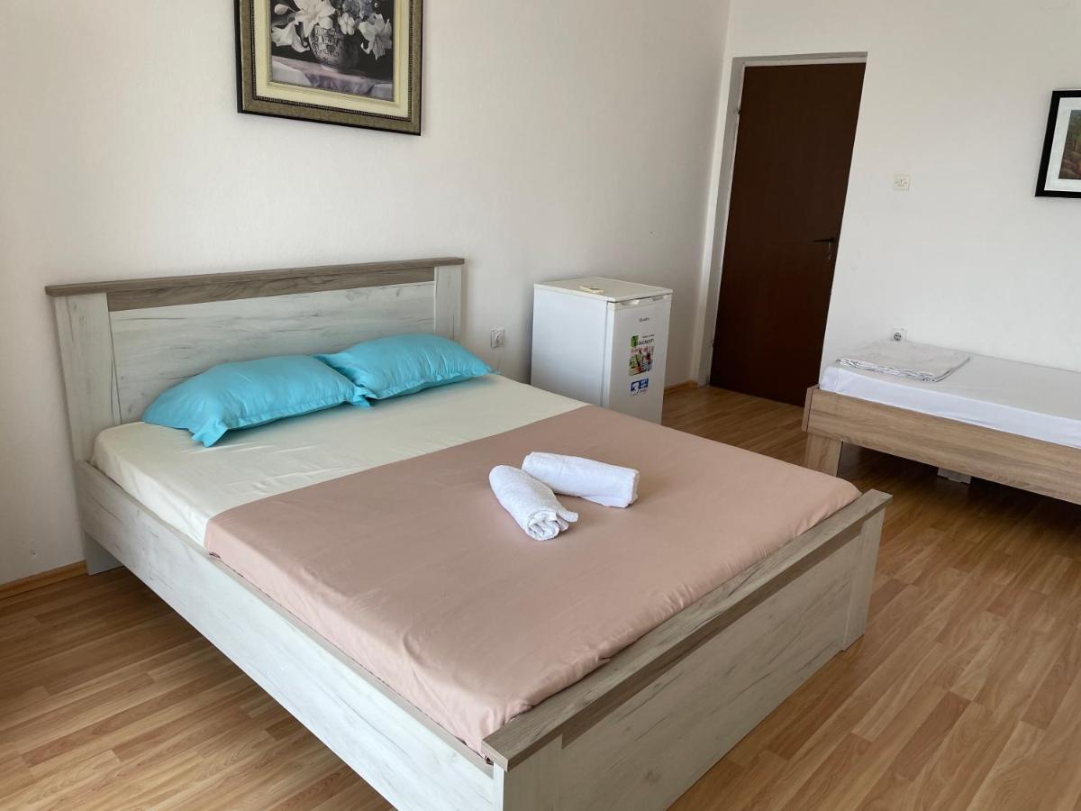 Em Apartments Ulcinj Bagian luar foto