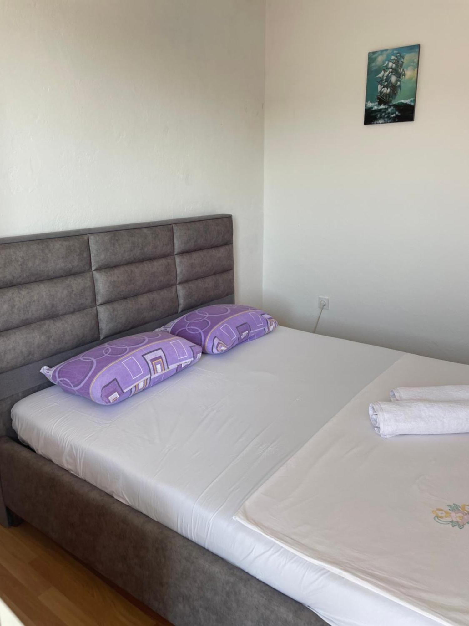 Em Apartments Ulcinj Bagian luar foto